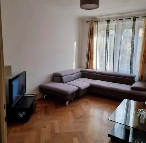 Joli Appartement Aux Eaux Vives